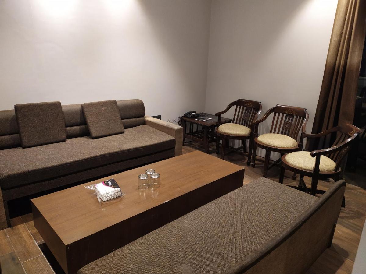 Hotel Star Inn Gangānagar Kültér fotó